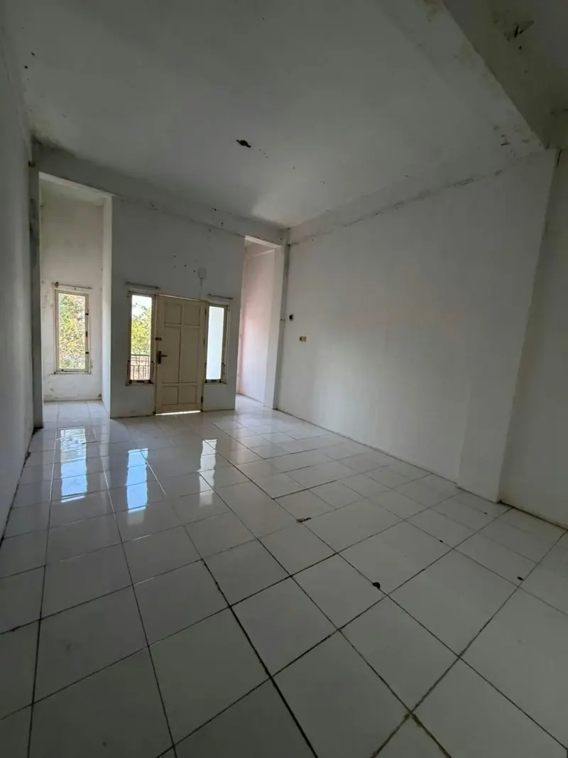 Three-Storey Shophouse for Rent in Benua Anyar, Banjarmasin 2