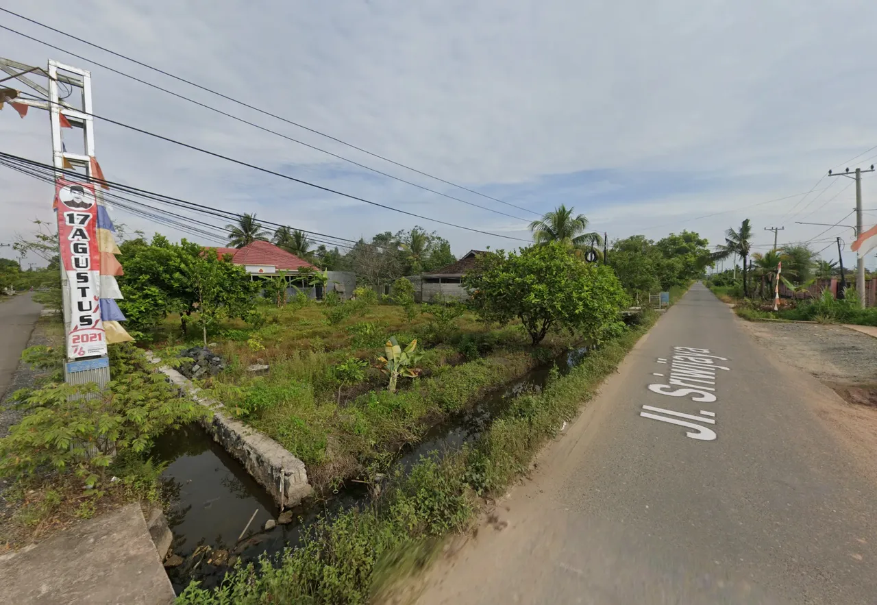 Tanah Hook 30 x 25 Meter Dijual di Landasan Ulin