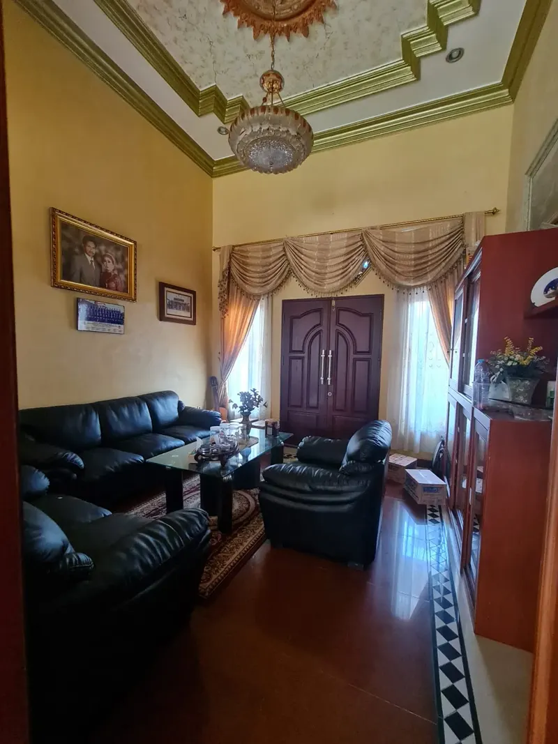 Rumah dengan Kolam Renang Dijual di Jl. Sultan Adam, Banjarmasin 8