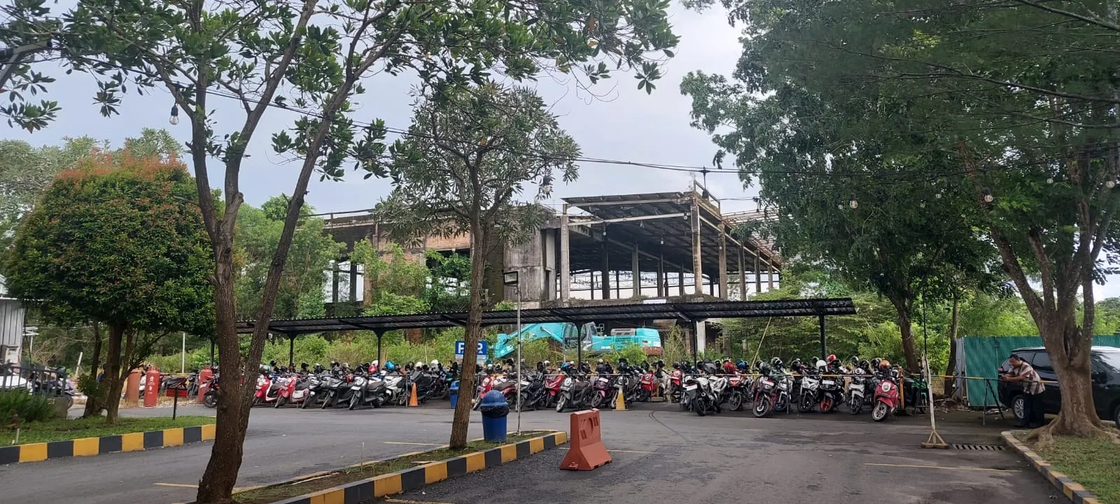 Tanah dan Bangunan Eks Convention Dijual Samping Hotel Grand Tan