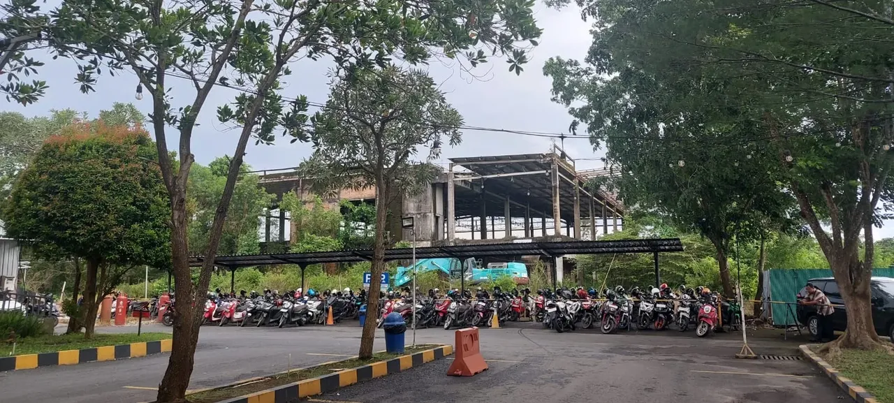 Tanah dan Bangunan Eks Convention Dijual Samping Hotel Grand Tan