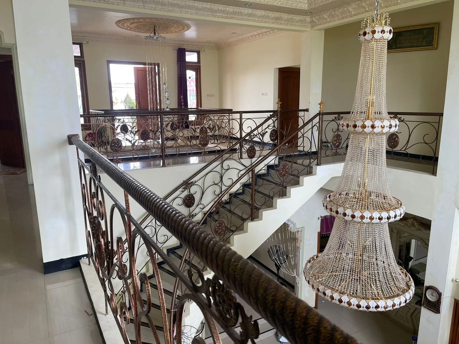 Rumah Dijual 3 Lantai Full Furnished di Sultan Adam, Banjarmasin 4