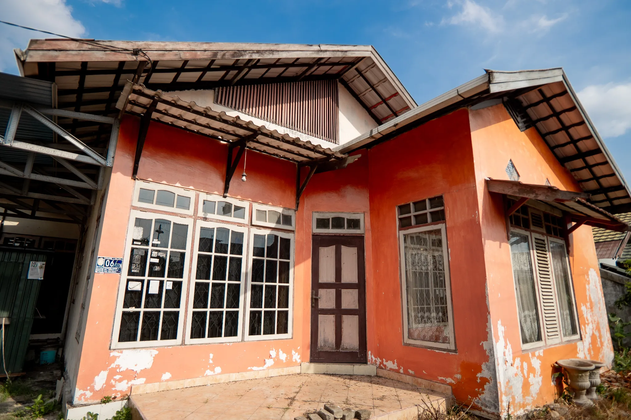 Rumah Dijual 360 m² di Kader Permai 1, 8 Menit ke UNISKA 2
