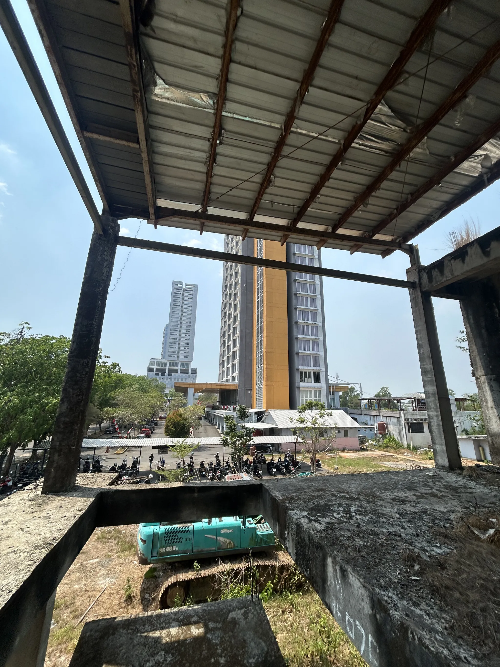 Tanah dan Bangunan Eks Convention Dijual Samping Hotel Grand Tan 7