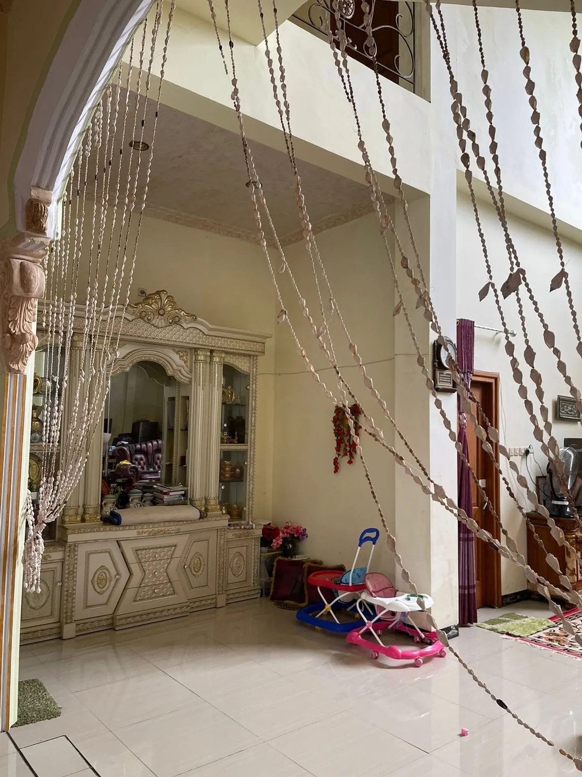 Rumah Dijual 3 Lantai Full Furnished di Sultan Adam, Banjarmasin 2